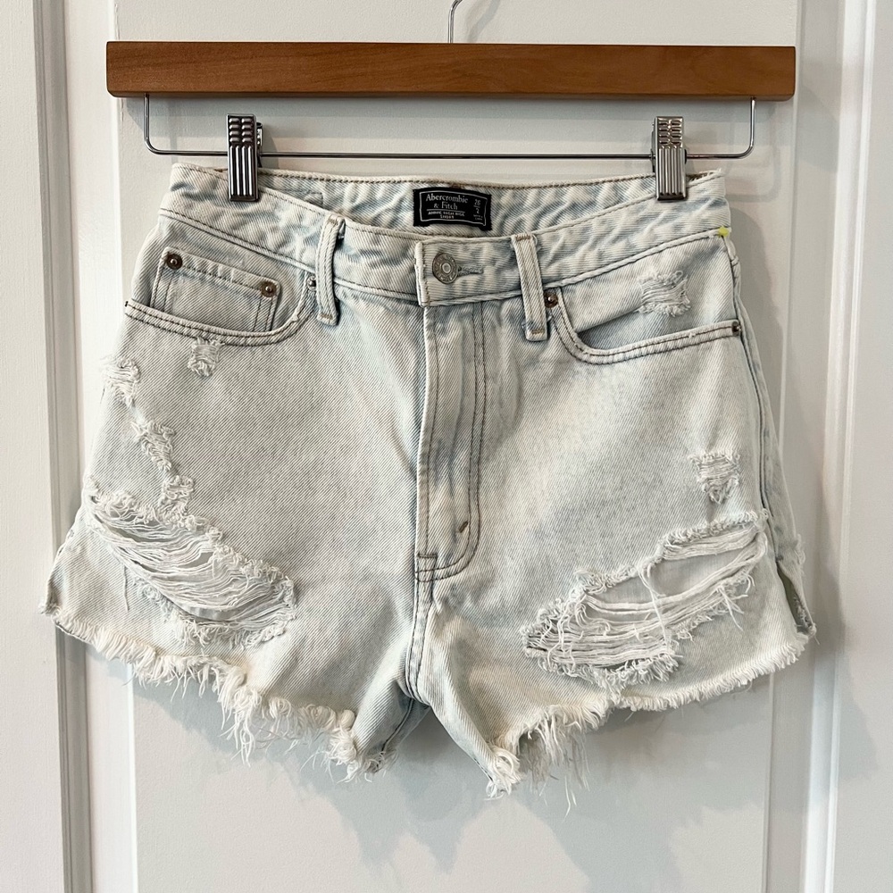 Abercrombie & Fitch Annie High Rise Light Wash Denim Distressed Shorts | 26/2